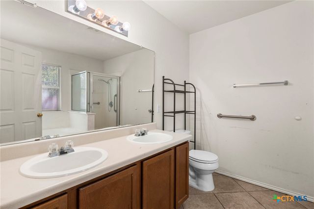 228 San Felipe Drive, Kyle, TX 78640