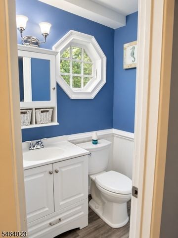 7 Crossbrook Ln, West Caldwell Twp., NJ 07006