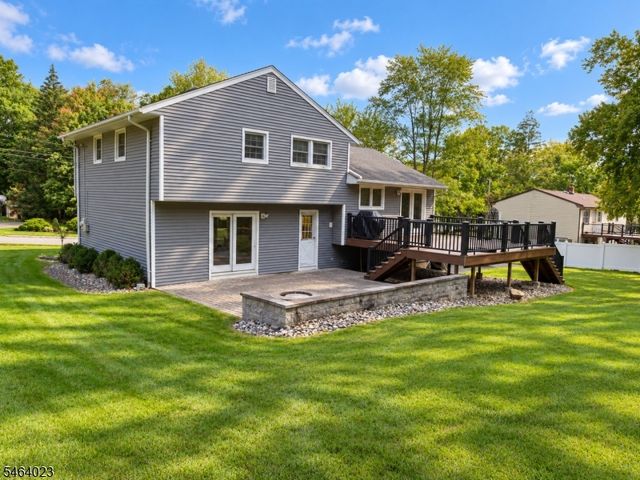7 Crossbrook Ln, West Caldwell Twp., NJ 07006