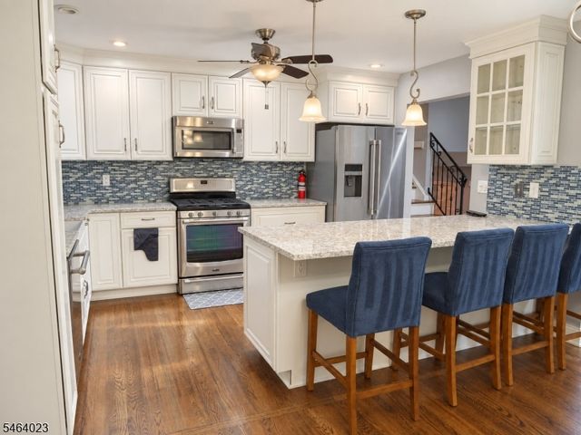 7 Crossbrook Ln, West Caldwell Twp., NJ 07006