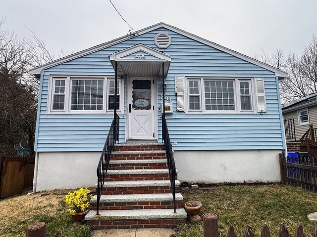 89 Cleveland St, Malden, MA 02148