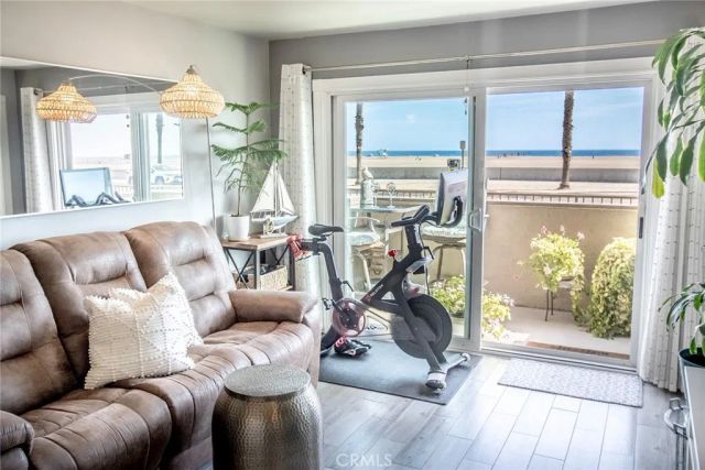 275 E Surfside, Port Hueneme, CA 93041