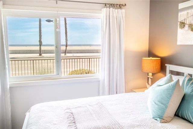275 E Surfside, Port Hueneme, CA 93041