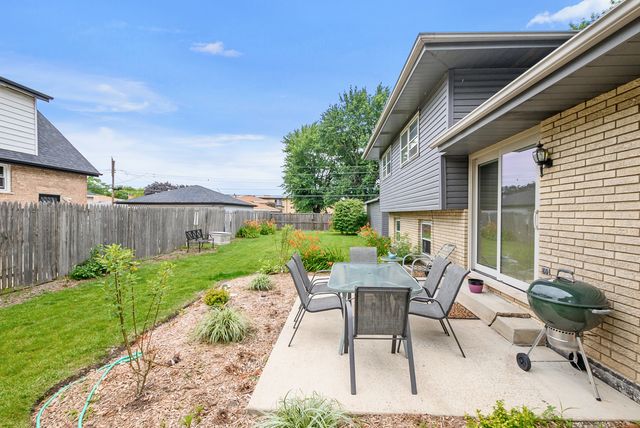 3700 W 120th Place, Alsip, IL 60803