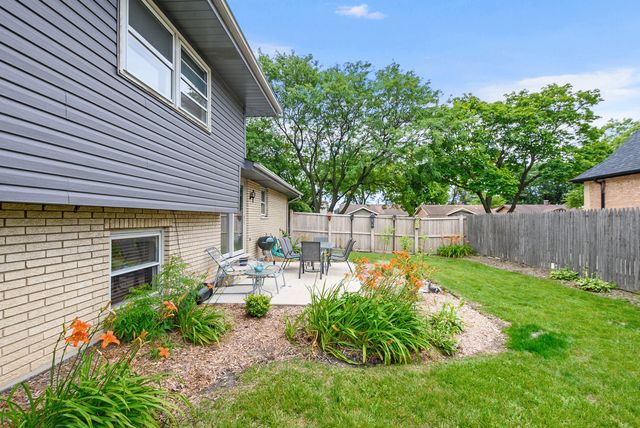 3700 W 120th Place, Alsip, IL 60803