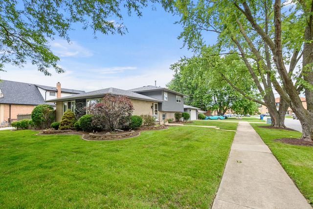 3700 W 120th Place, Alsip, IL 60803