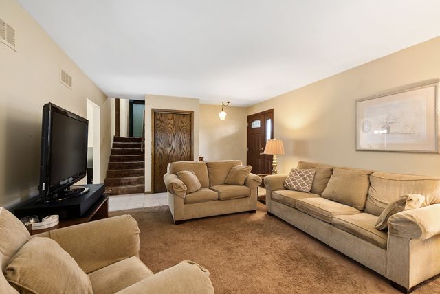 3700 W 120th Place, Alsip, IL 60803