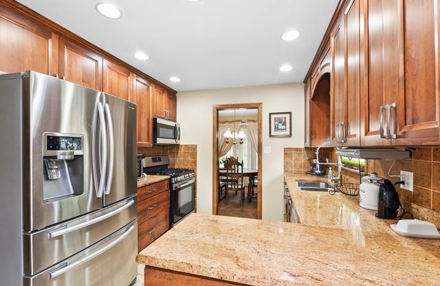 3700 W 120th Place, Alsip, IL 60803
