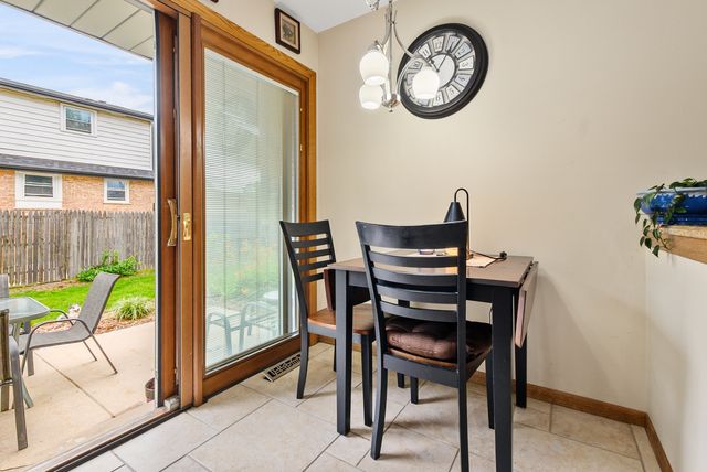 3700 W 120th Place, Alsip, IL 60803