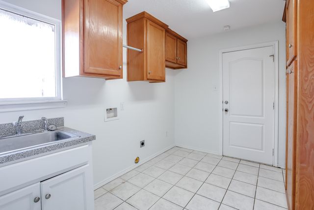 7807 Prentiss Avenue, Lubbock, TX 79424