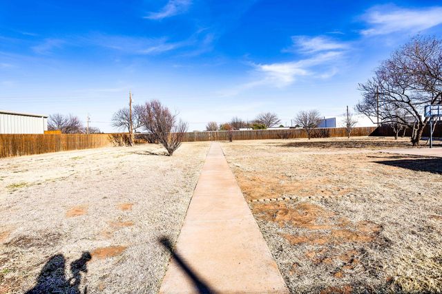 7807 Prentiss Avenue, Lubbock, TX 79424