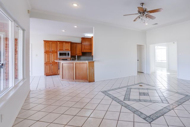 7807 Prentiss Avenue, Lubbock, TX 79424