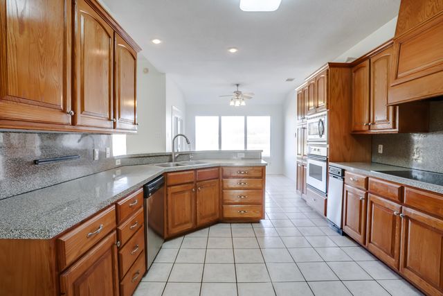 7807 Prentiss Avenue, Lubbock, TX 79424