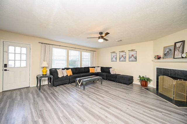 12122 Lucky Meadow Drive, Tomball, TX 77375