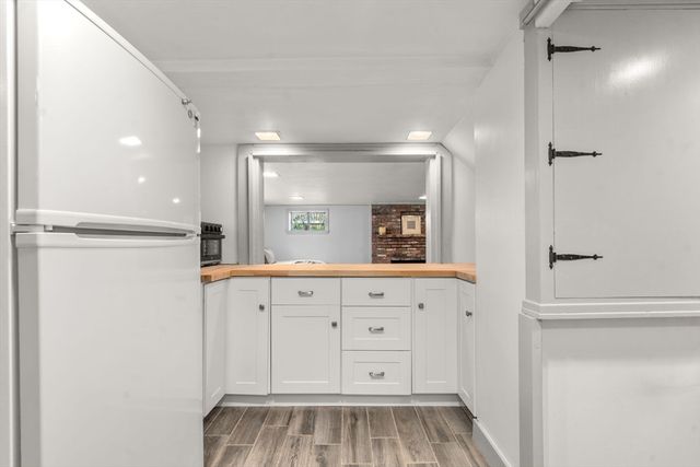 96 Hudson Rd, Sudbury, MA 01776