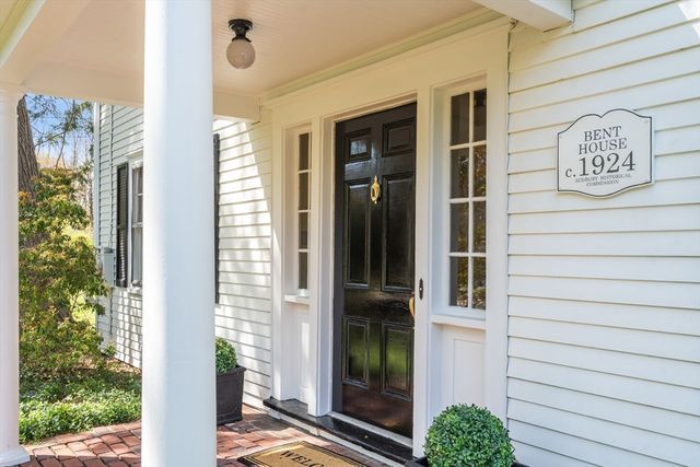 96 Hudson Rd, Sudbury, MA 01776