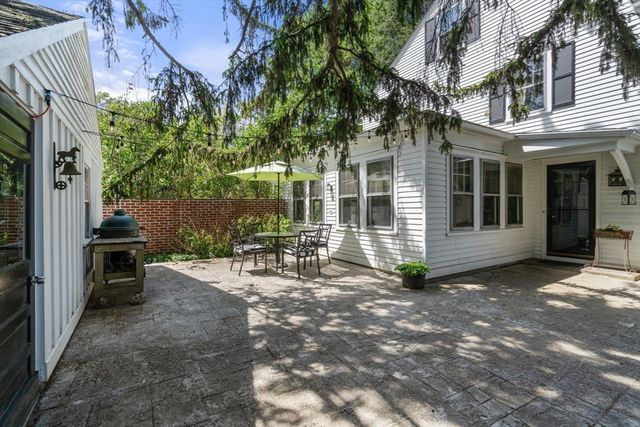 96 Hudson Rd, Sudbury, MA 01776