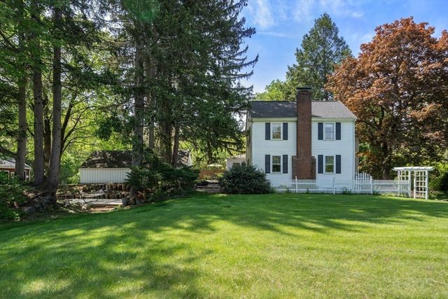 96 Hudson Rd, Sudbury, MA 01776