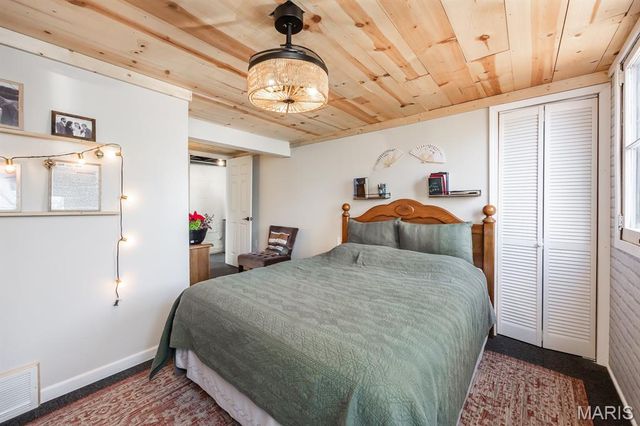 1 Cedar Hill Street, Belleville, IL 62223