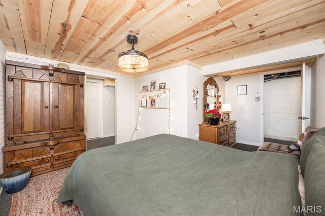 1 Cedar Hill Street, Belleville, IL 62223