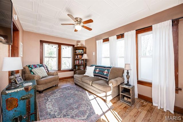 1 Cedar Hill Street, Belleville, IL 62223