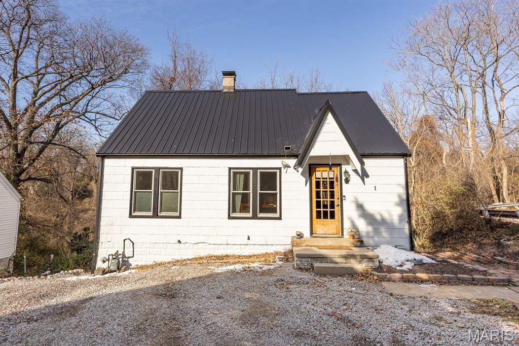 1 Cedar Hill Street, Belleville, IL 62223