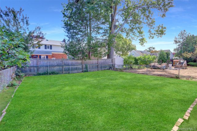 322 S Harvard Road S, Garden City South, NY 11530