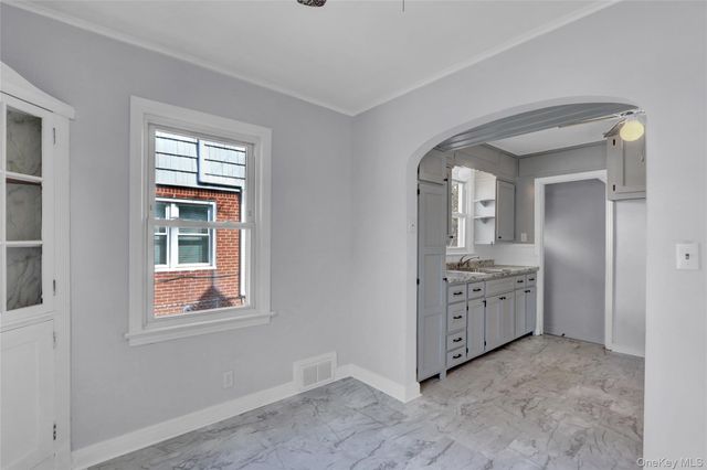 322 S Harvard Road S, Garden City South, NY 11530