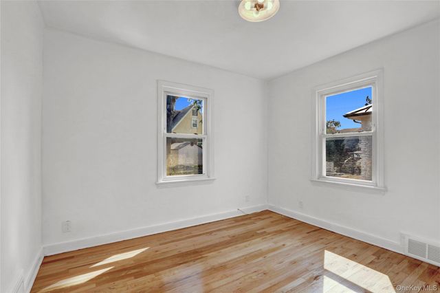 322 S Harvard Road S, Garden City South, NY 11530