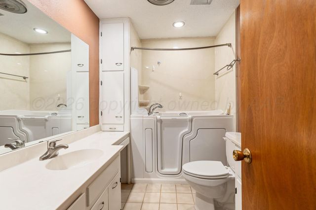 1706 HILLCREST Drive, Canyon, TX 79015