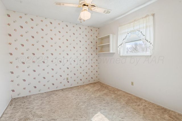 1706 HILLCREST Drive, Canyon, TX 79015