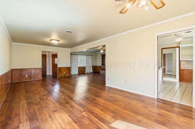 1706 HILLCREST Drive, Canyon, TX 79015