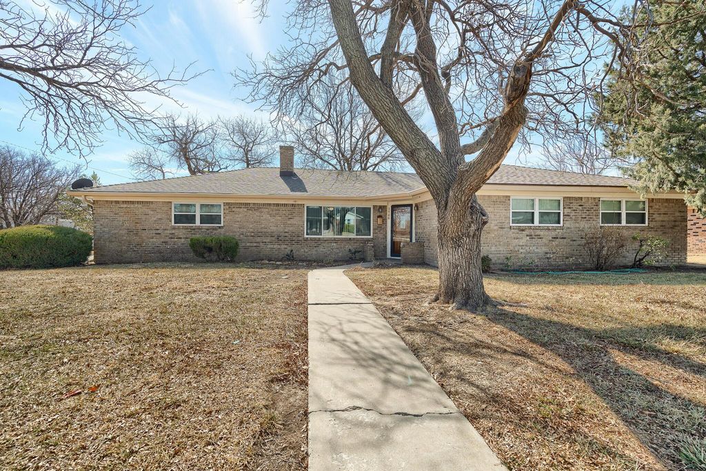 1706 HILLCREST Drive, Canyon, TX 79015