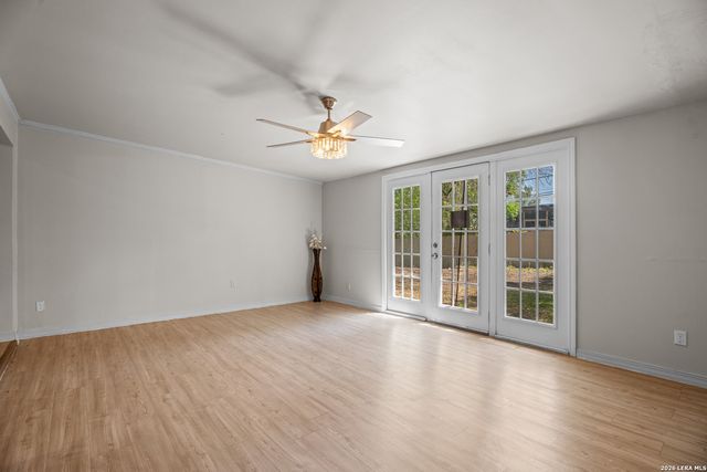 110 Meadowood Lane, San Antonio, TX 78216