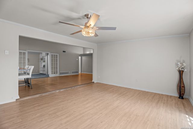 110 Meadowood Lane, San Antonio, TX 78216