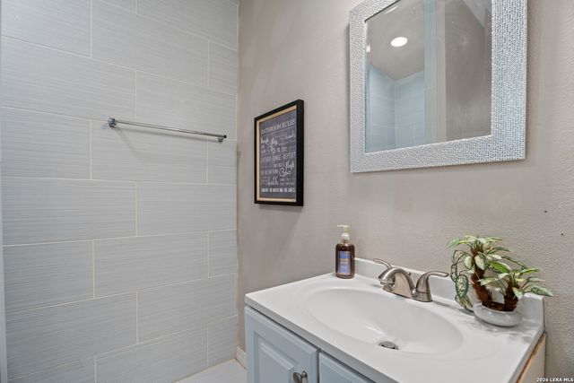 110 Meadowood Lane, San Antonio, TX 78216