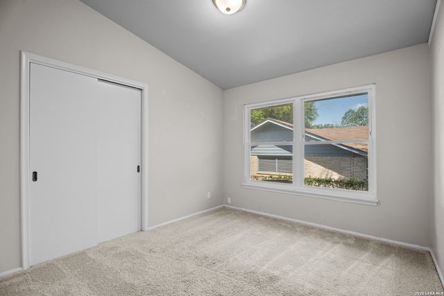 110 Meadowood Lane, San Antonio, TX 78216