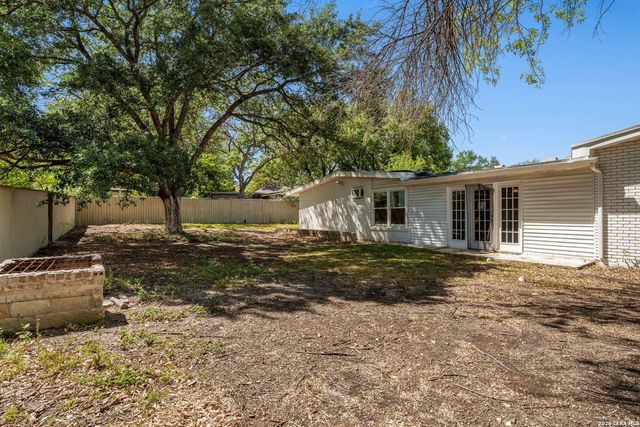 110 Meadowood Lane, San Antonio, TX 78216