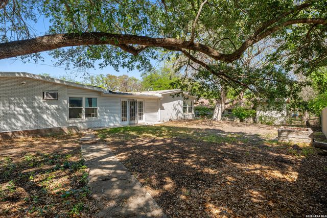 110 Meadowood Lane, San Antonio, TX 78216