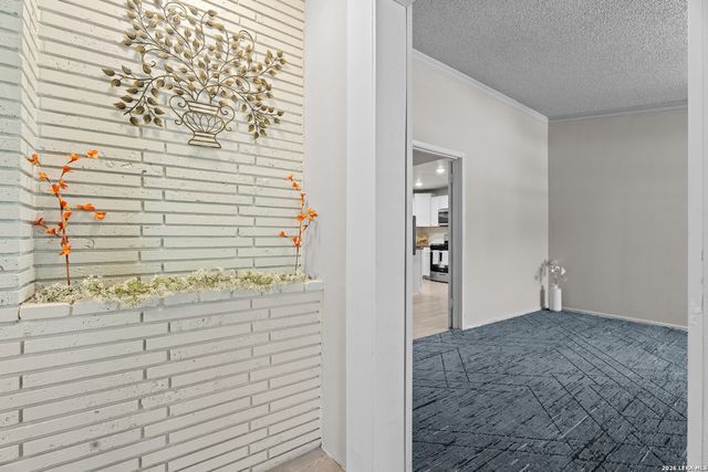 110 Meadowood Lane, San Antonio, TX 78216