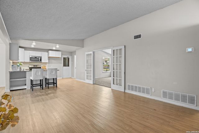 110 Meadowood Lane, San Antonio, TX 78216