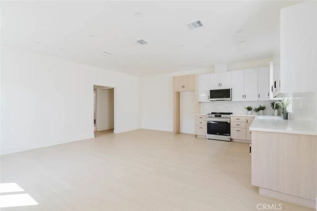 11854 Arminta Street, North Hollywood, CA 91605