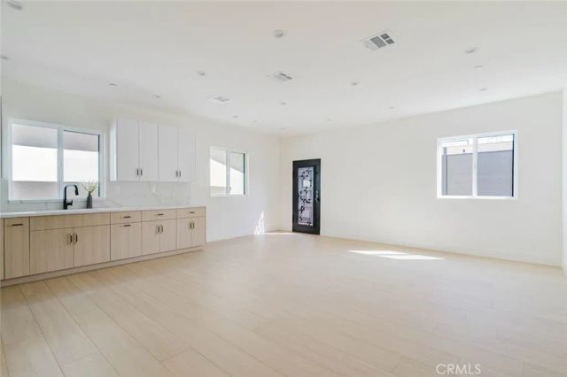11854 Arminta Street, North Hollywood, CA 91605