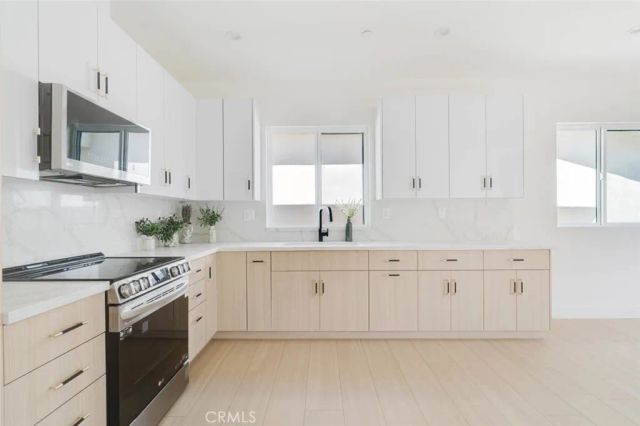 11854 Arminta Street, North Hollywood, CA 91605
