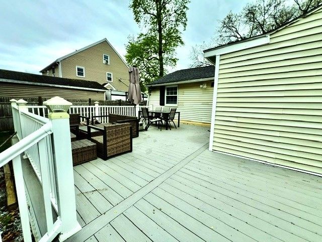 289 Burnham Rd, Lowell, MA 01852