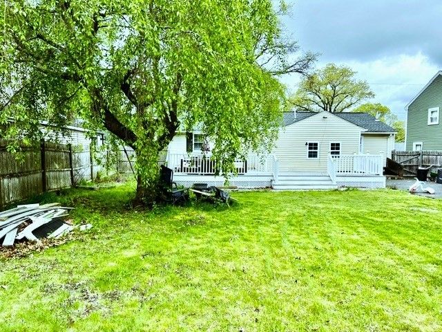 289 Burnham Rd, Lowell, MA 01852