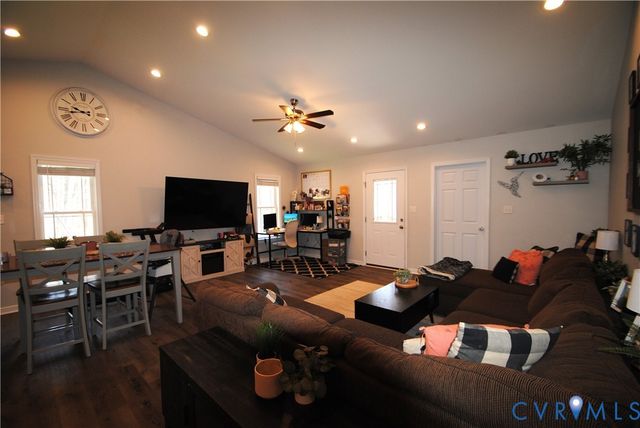 722 Signboard Rd, Bumpass, VA 23024