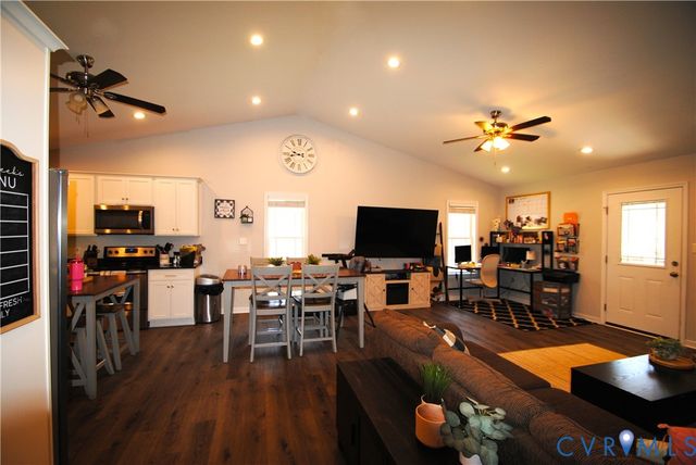 722 Signboard Rd, Bumpass, VA 23024