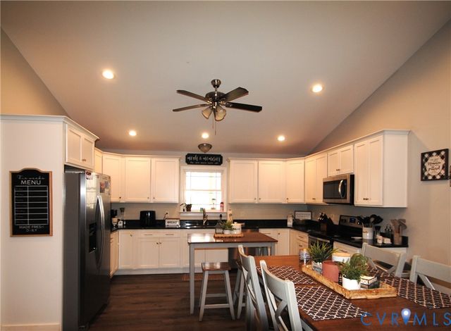 722 Signboard Rd, Bumpass, VA 23024