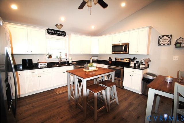 722 Signboard Rd, Bumpass, VA 23024